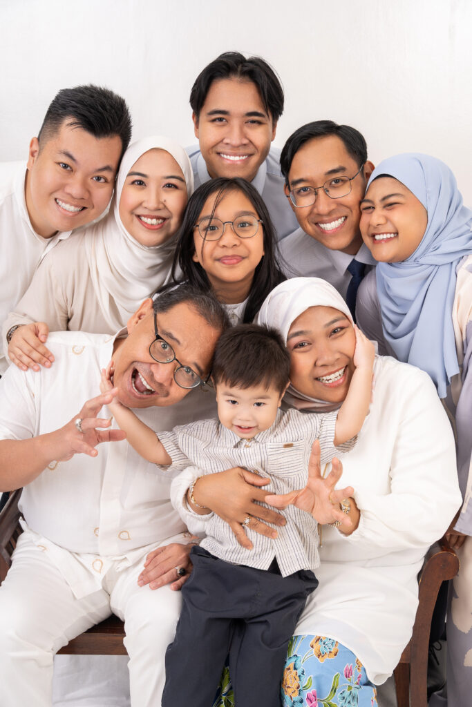 Capture the Joy of Hari Raya with a Memorable Family Photoshoot