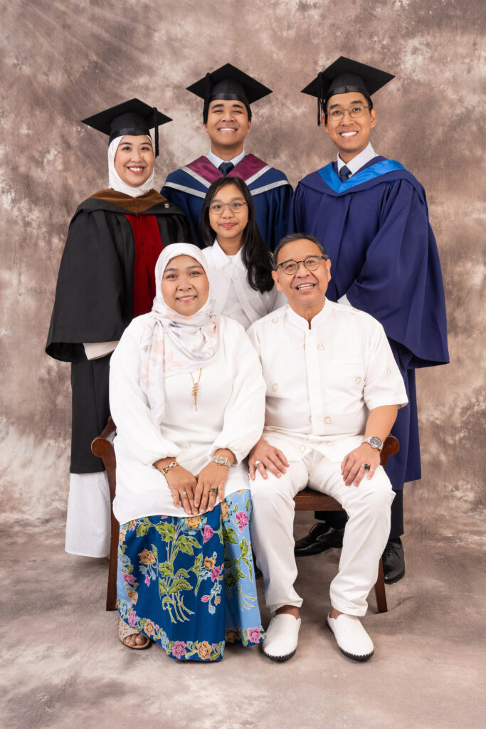 Graduation Photoshoot for Large Families How to Coordinate Outfits