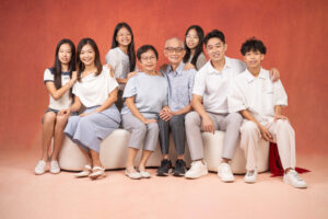 family photoshoot for 8 pax