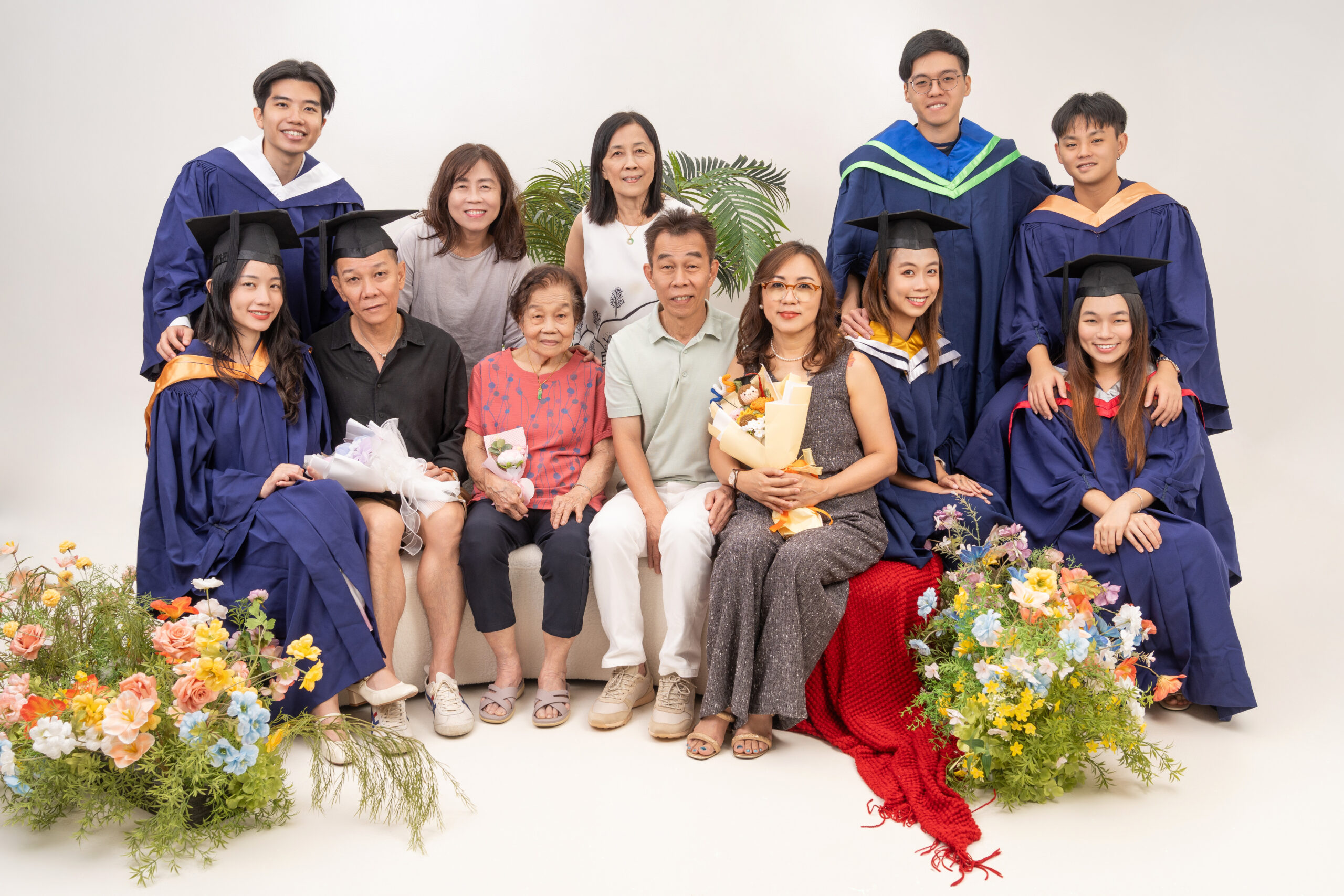 Big family photoshoot in Singapore