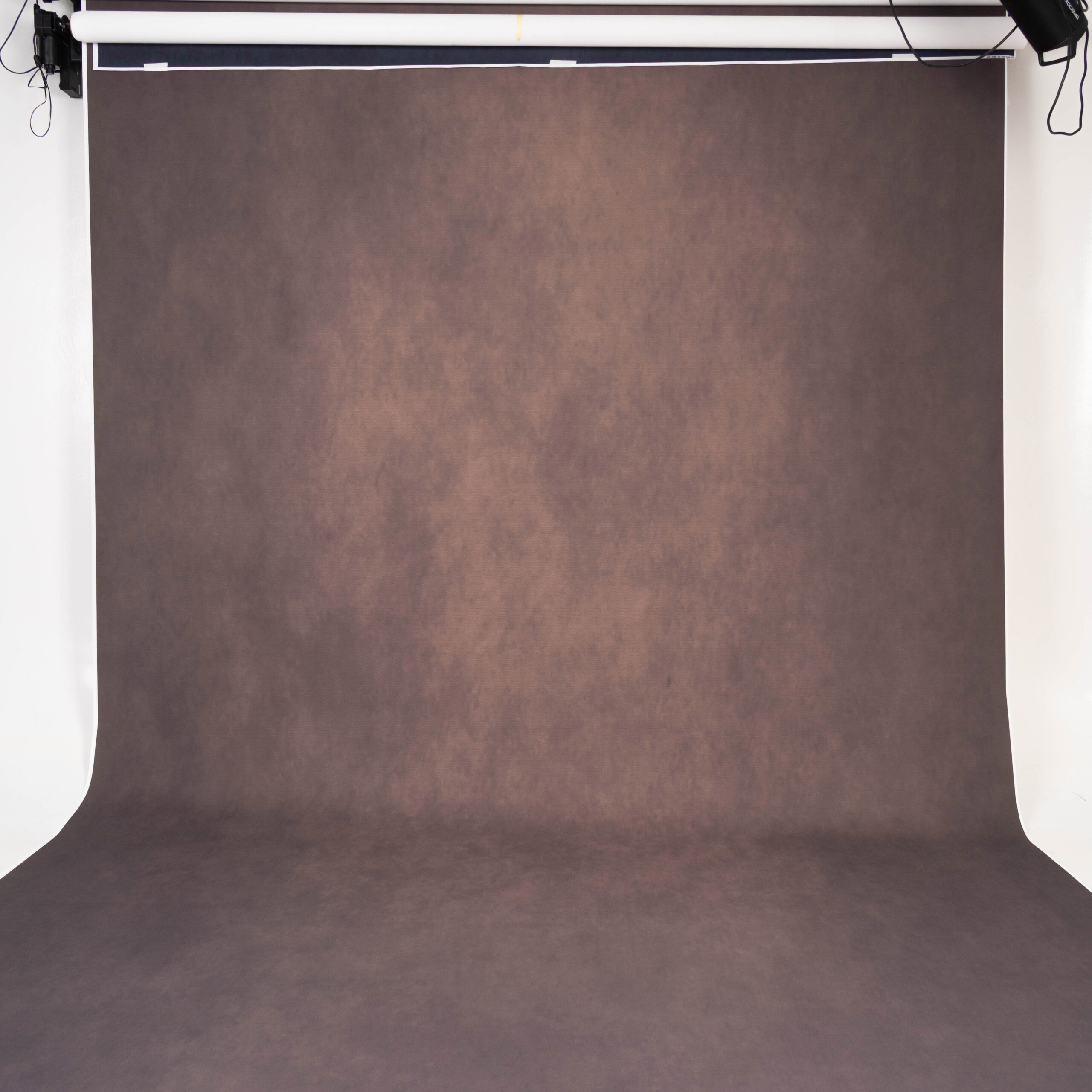 h2 studio backdrop brown scaled